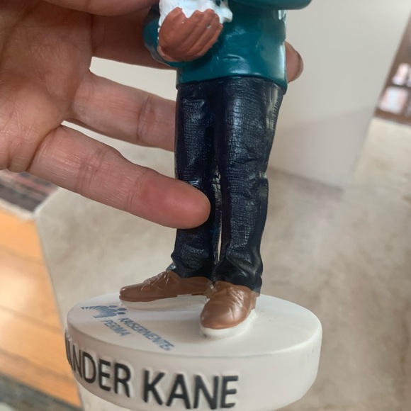 San Jose Sharks Hockey #9 Evander Kane Bobblehead with Chihuahua dog! - Picture 3 of 5